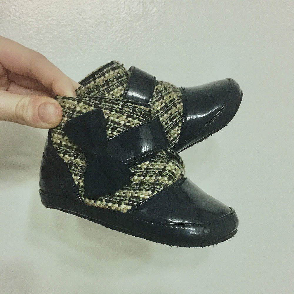 Teeny toes Velcro shoes